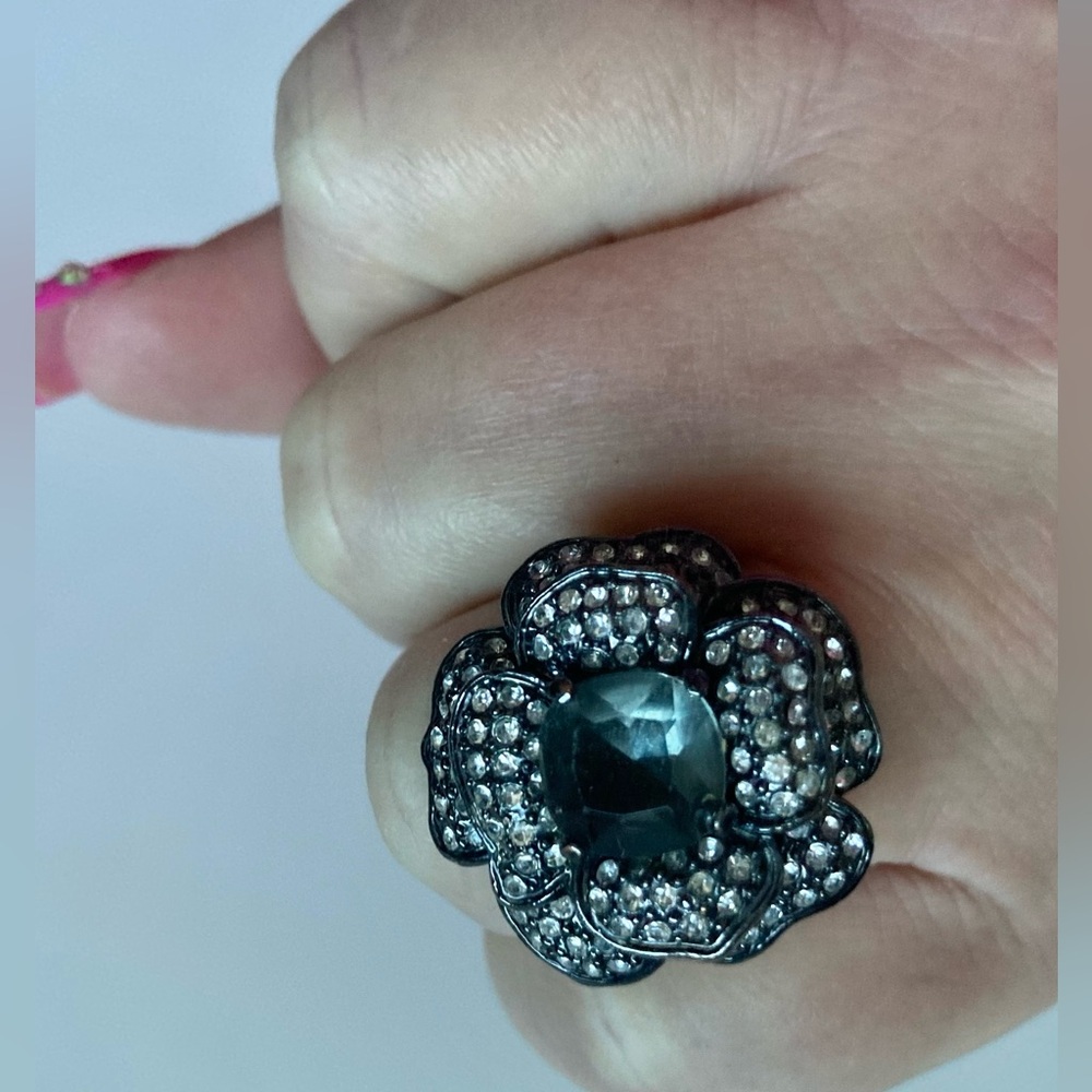 Black Floral Stone Ring